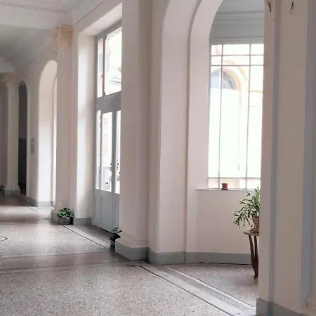 Cote Jardin La Belle Epoque アパート *